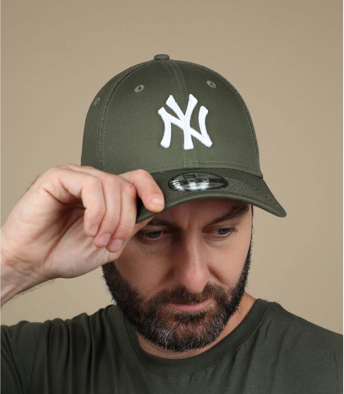 green NY cap League Ess 9forty NY olive